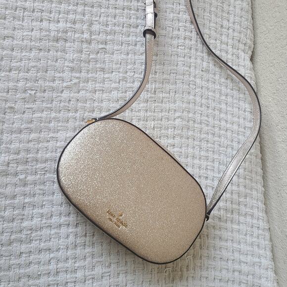 Kate Spade Gold Crossbody Bag with Minimalist Design - Picture 8 of 8